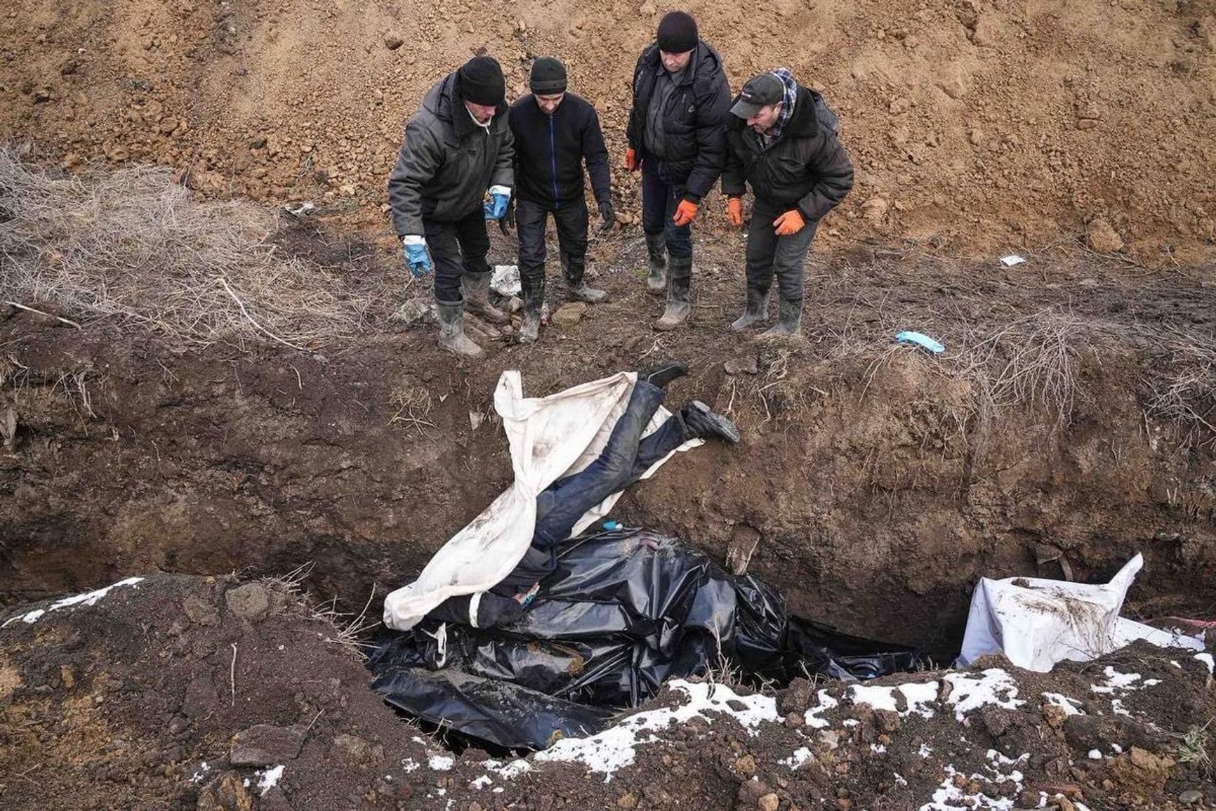 Захоронение в Мариуполе