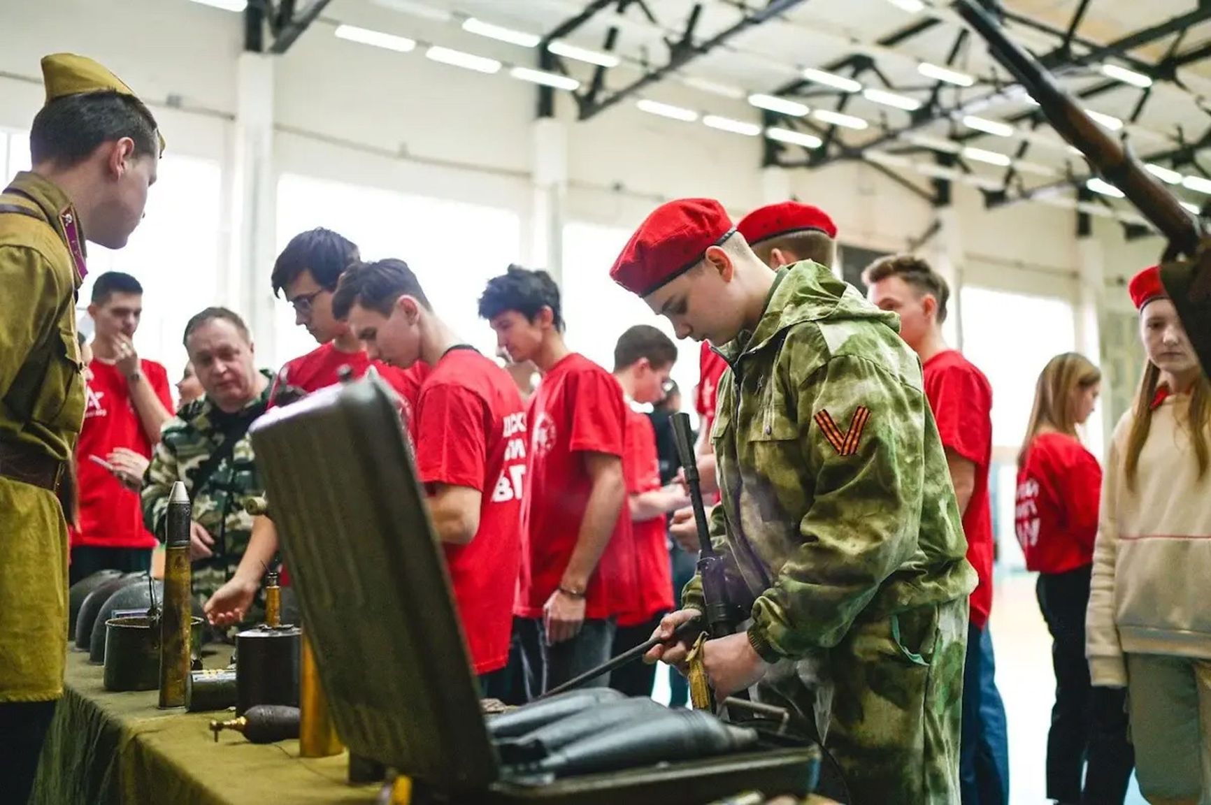 “Patriotic education” in the Avangard camp in Shuya